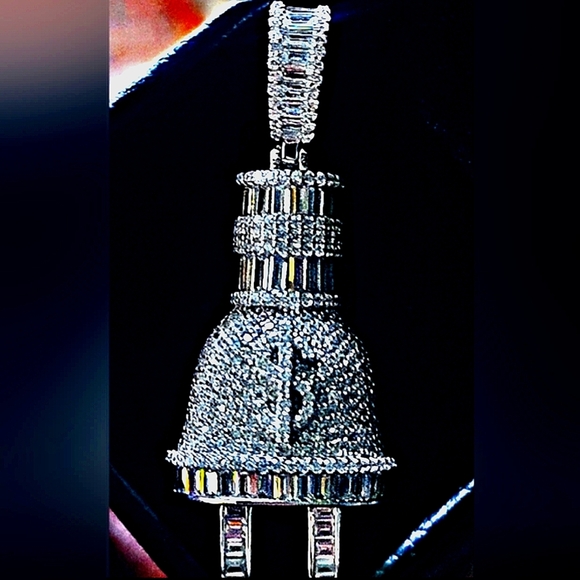 6ct Moissanite Solid Sterlingplug Pendant Custom Made And New I paid $650